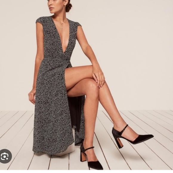 Reformation Dresses & Skirts - Reformation Mollie wrap dress